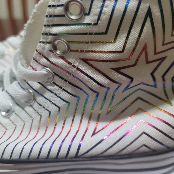 Converse - Picture 3 of 5